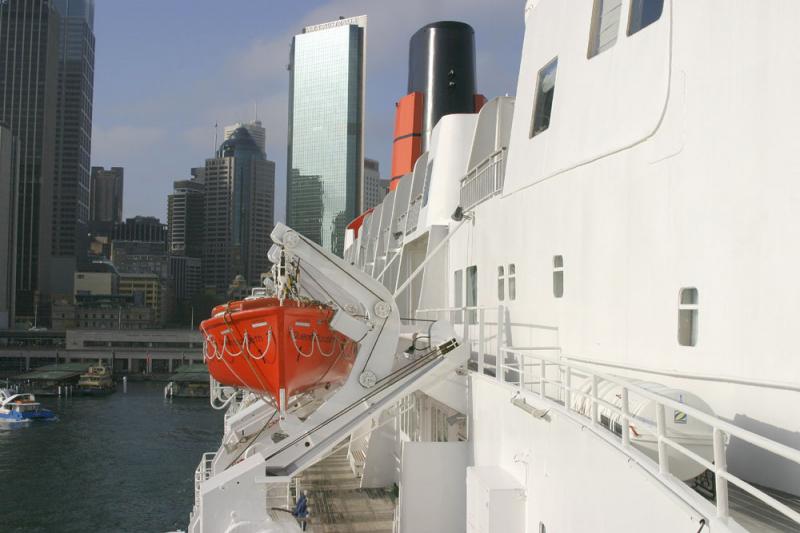 QE2 - Circular Quay, Sydney, Australia - World Cruise